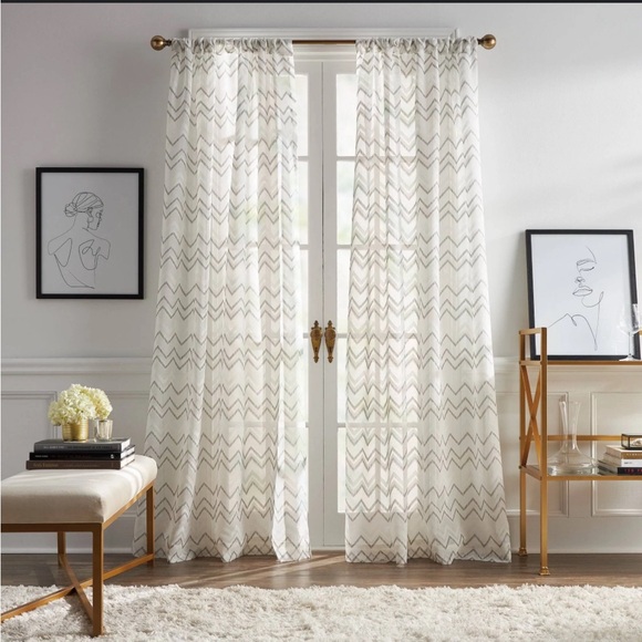 KARL LAGERFELD PARIS
Simone Print Burnout 84" x 50" Panels, Set of 2 - Picture 2 of 5